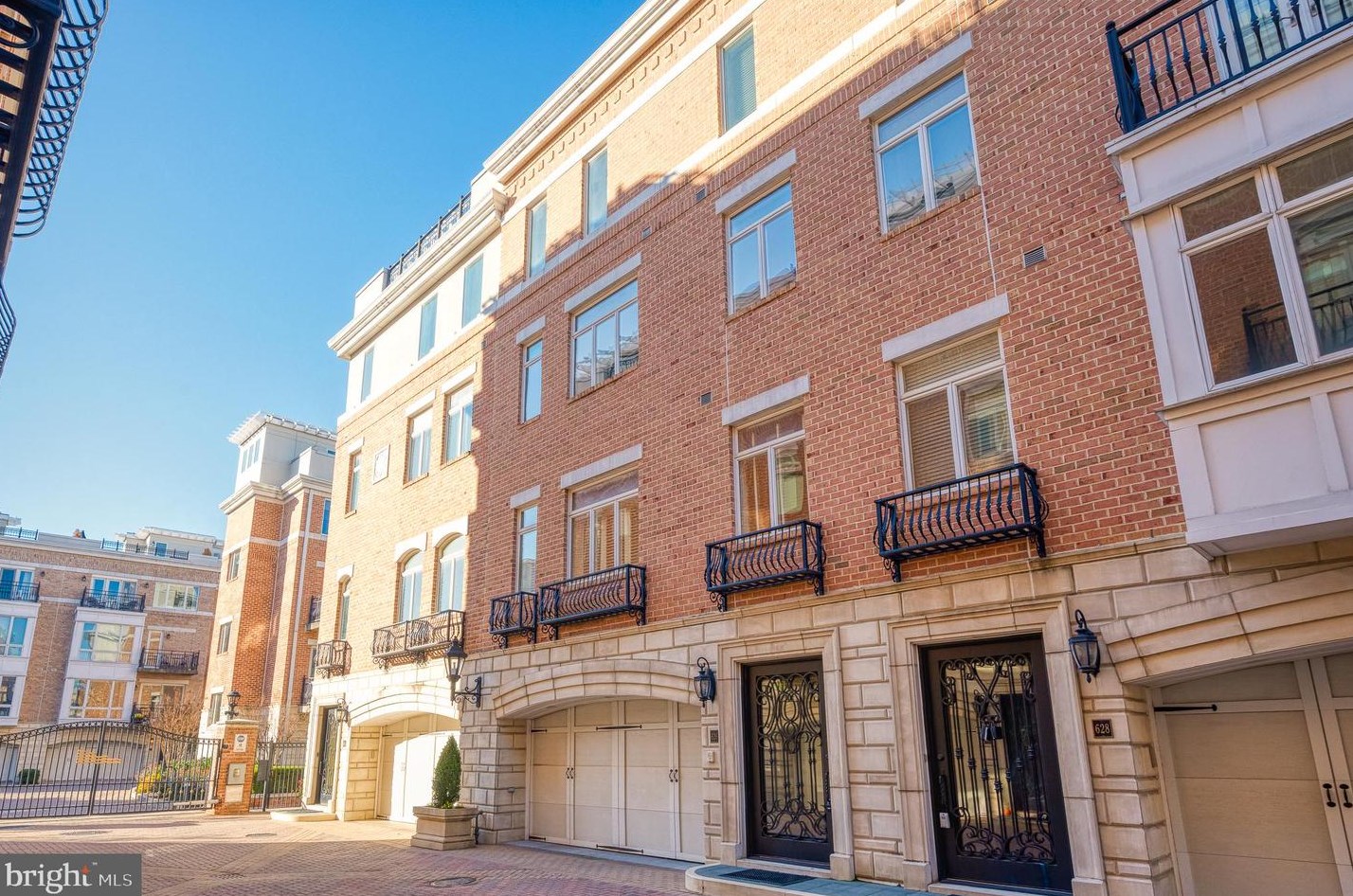 626 Ponte Villas, Baltimore MD 21230-3959 exterior