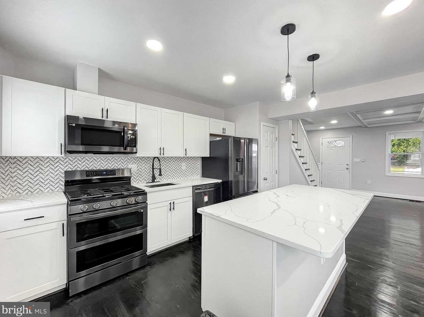 827 Lyndhurst St, Baltimore MD  21229-1956 exterior