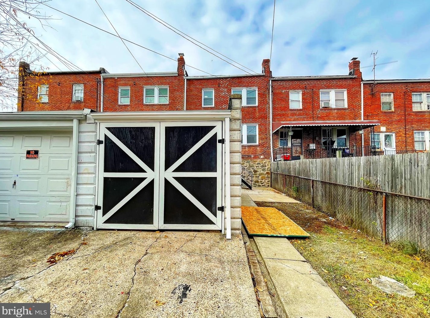 827 Lyndhurst St, Baltimore MD  21229-1956 exterior