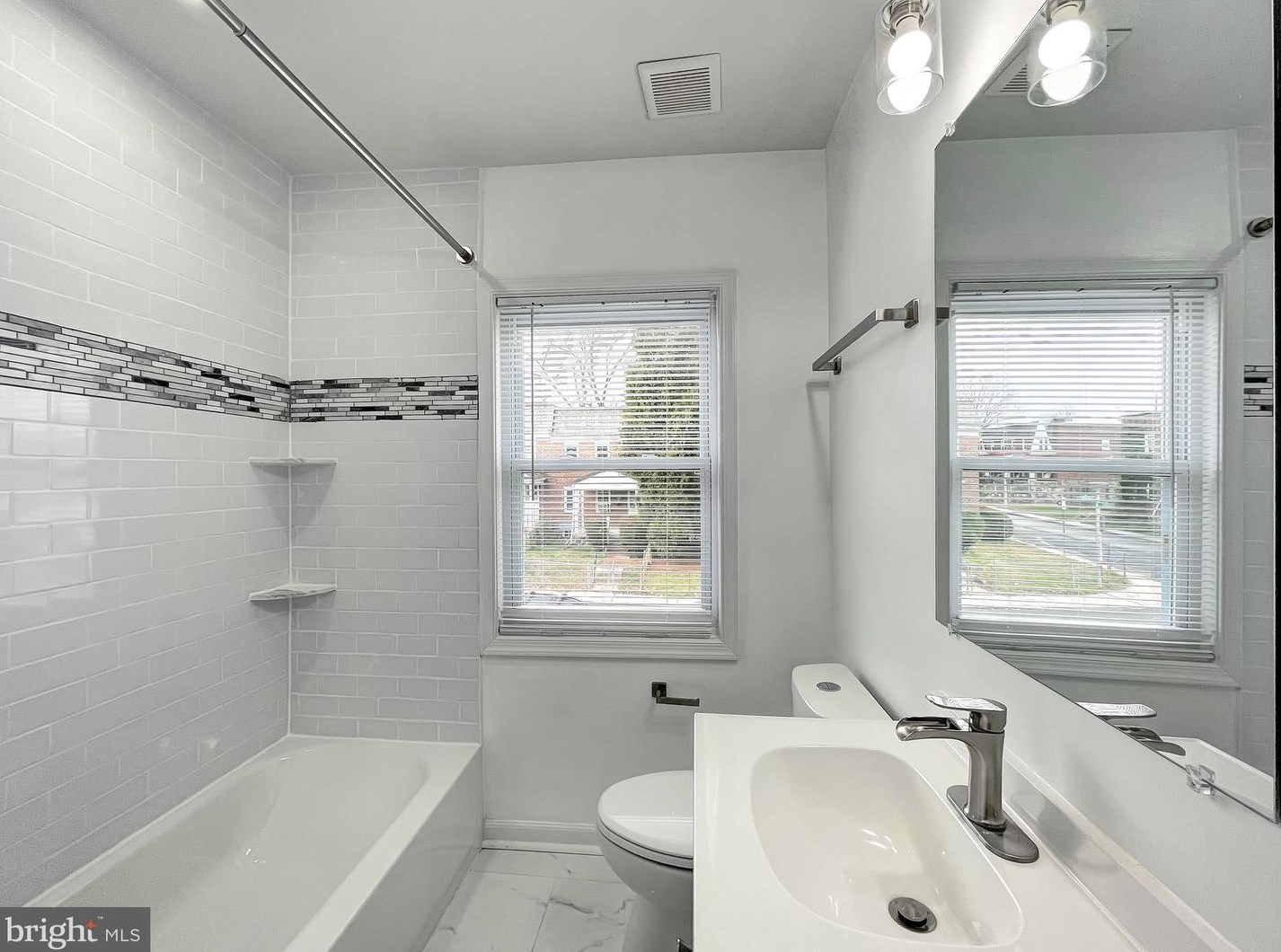 827 Lyndhurst St, Baltimore MD  21229-1956 exterior