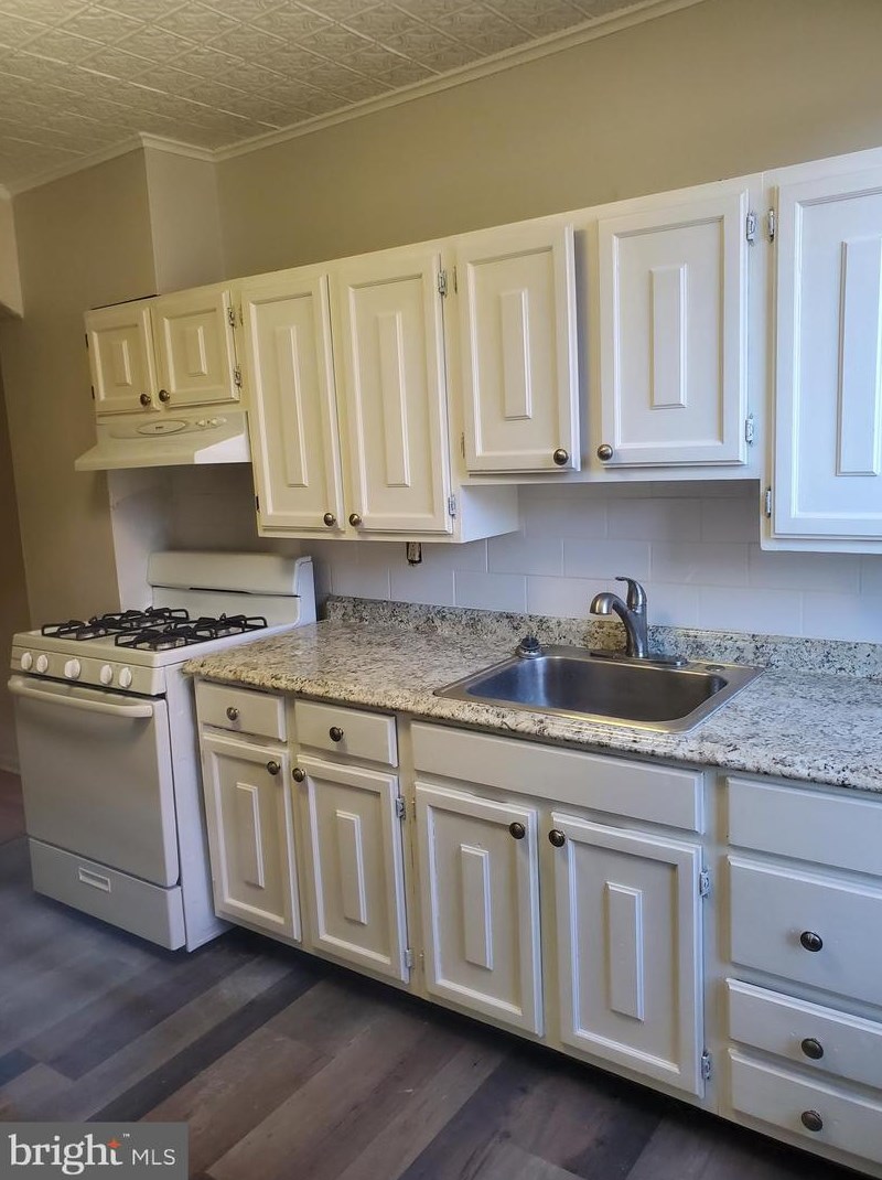 511 Port St, Baltimore MD  21205-2528 exterior