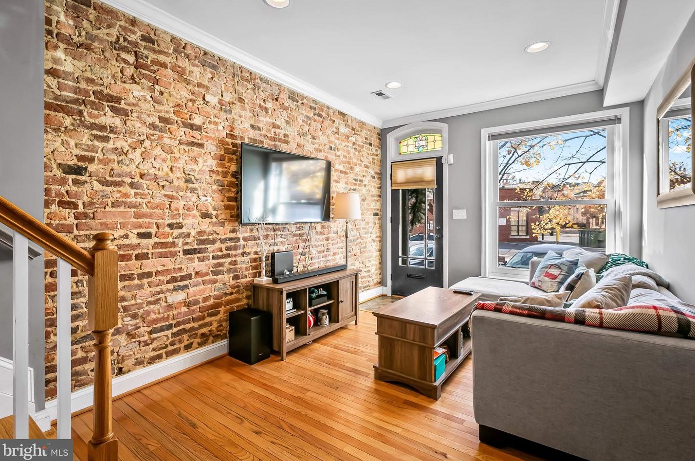 823 Montford Ave, Baltimore MD  21205-1619 exterior