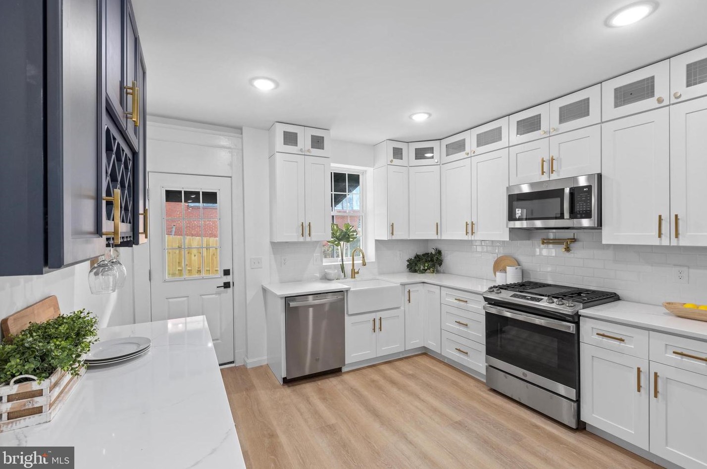 907 33rd St, Baltimore MD  21211-2710 exterior