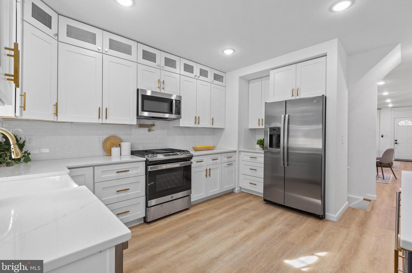 907 33rd St, Baltimore MD  21211-2710 exterior