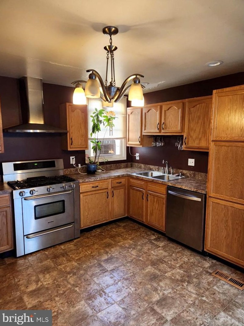 3709 4th St, Baltimore MD  21225-2026 exterior