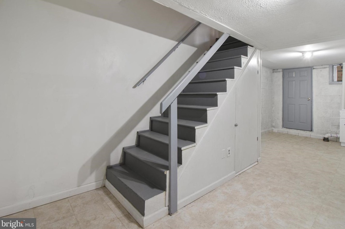 3904 Colchester Rd, Baltimore MD  21229-5010 exterior
