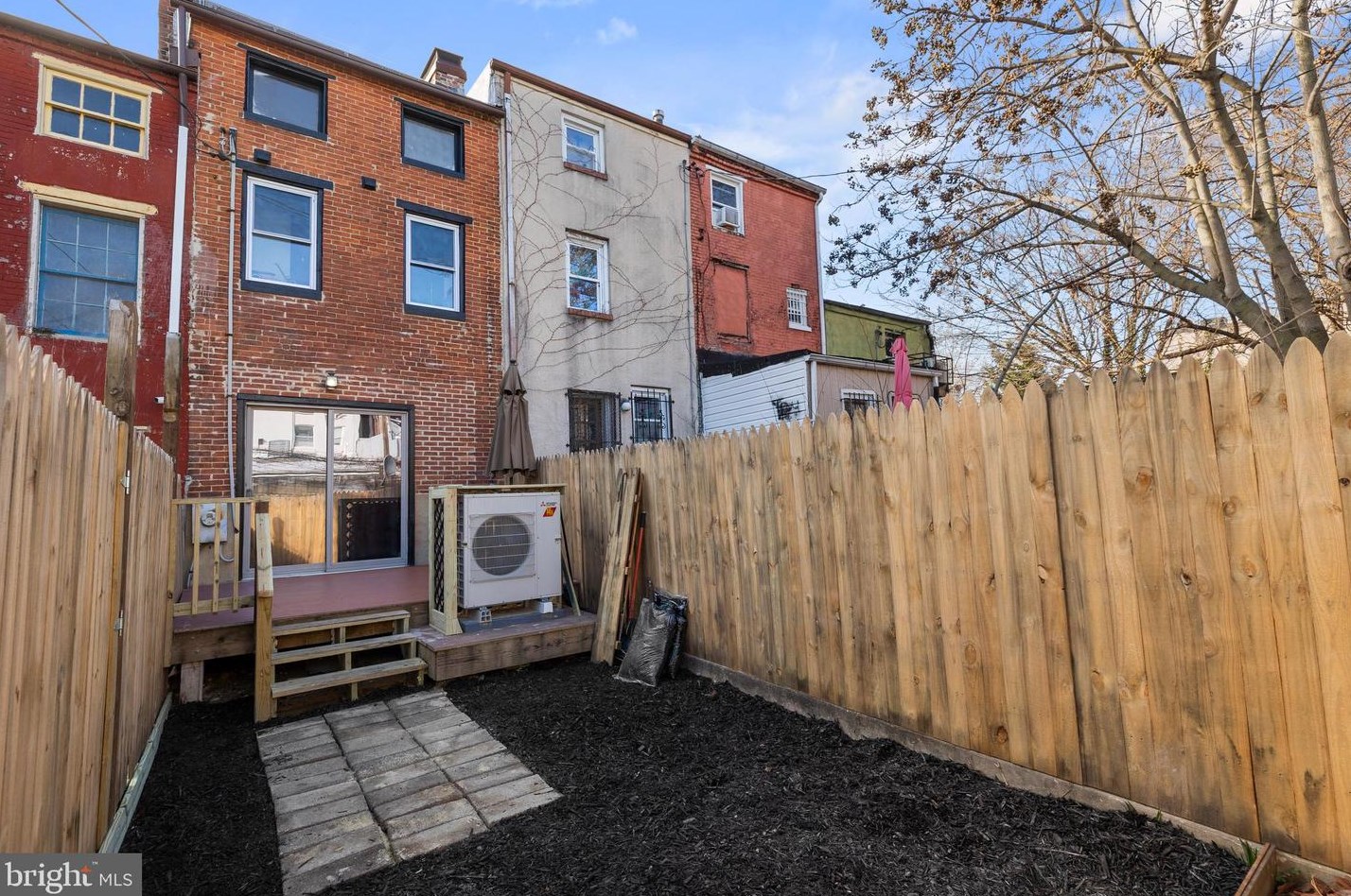1020 Boyd St, Baltimore MD  21223-2563 exterior