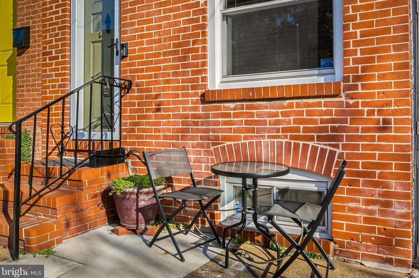 719 Montford Ave, Baltimore MD  21205-2526 exterior