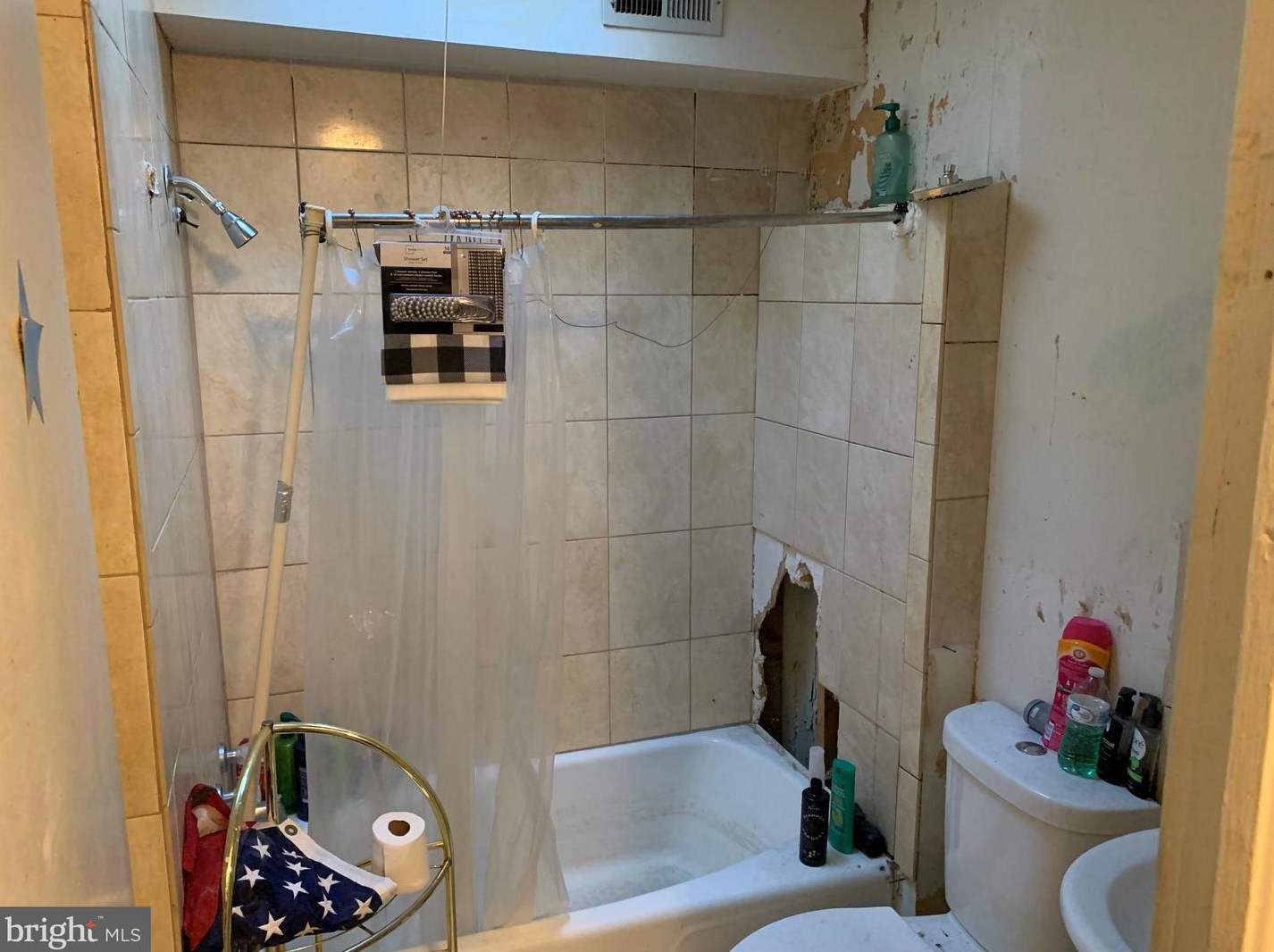 206 Hilton St, Baltimore MD  21229-3002 exterior