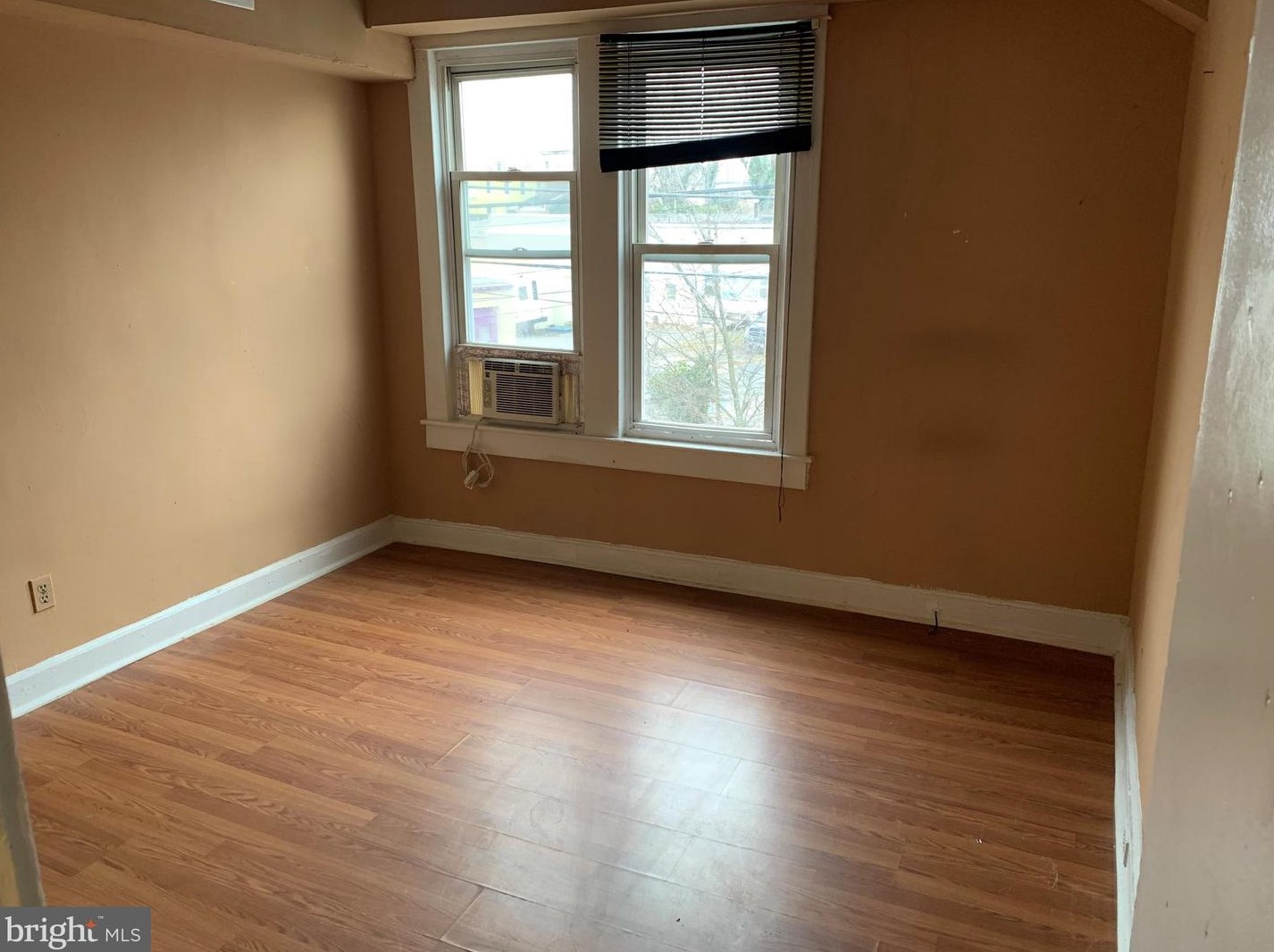 206 Hilton St, Baltimore MD  21229-3002 exterior