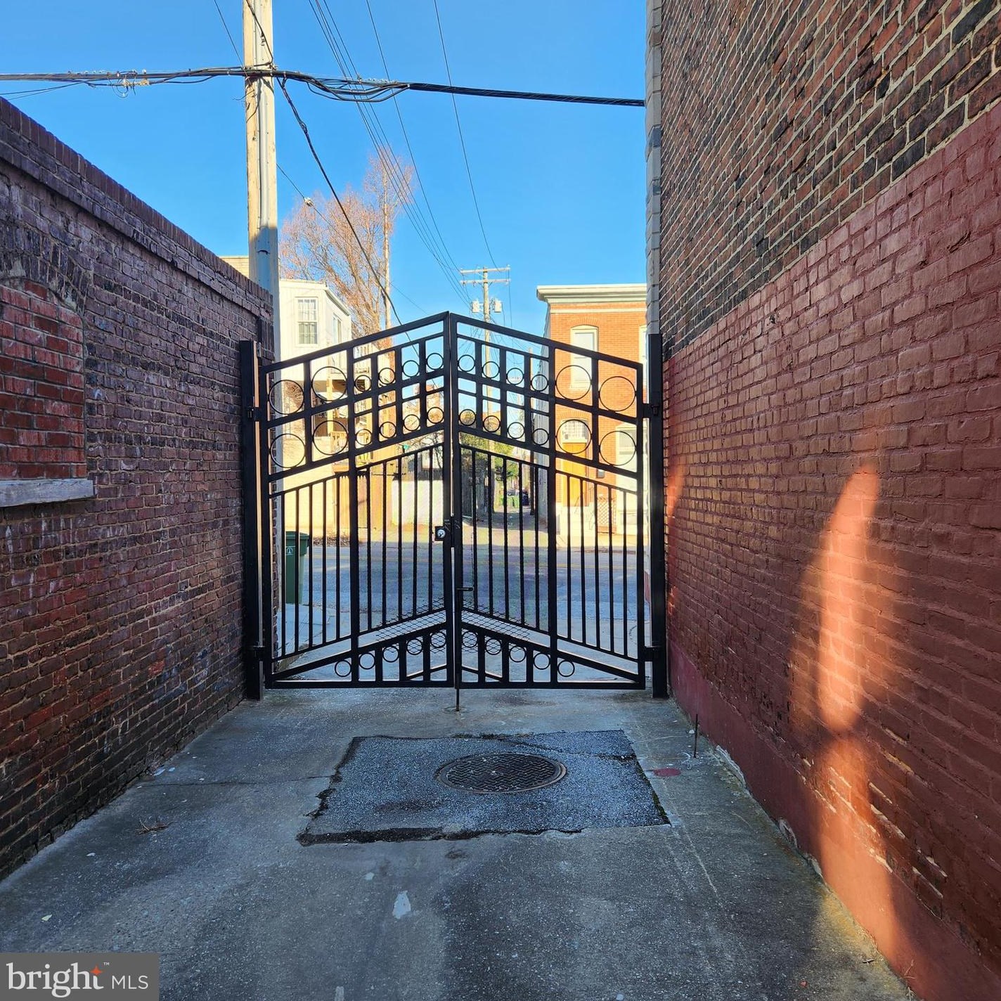 16 Glover St, Baltimore MD  21224-1139 exterior