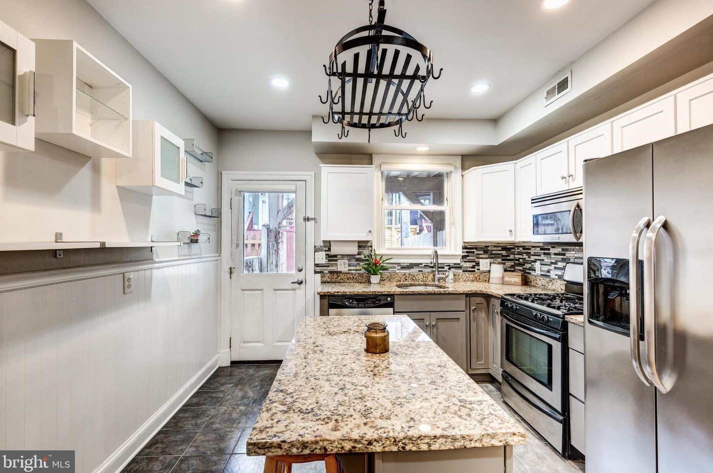 16 Glover St, Baltimore MD  21224-1139 exterior