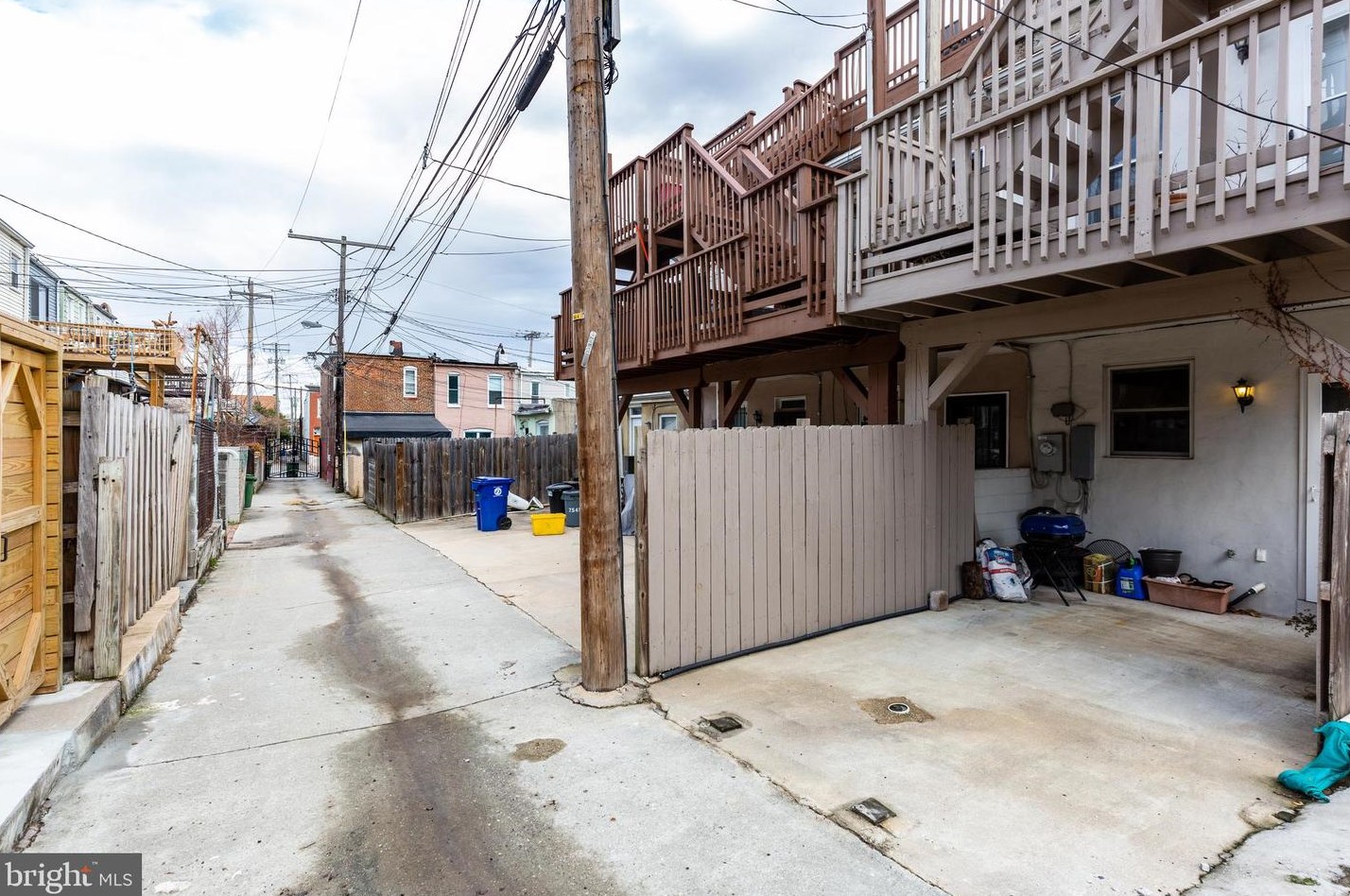 16 Glover St, Baltimore MD  21224-1139 exterior
