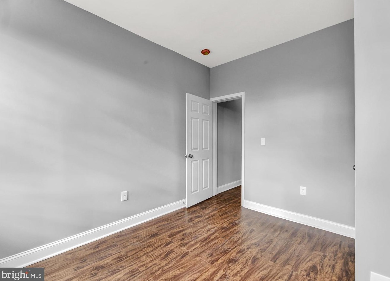 2805 Clifton Ave, Baltimore MD  21216-2827 exterior