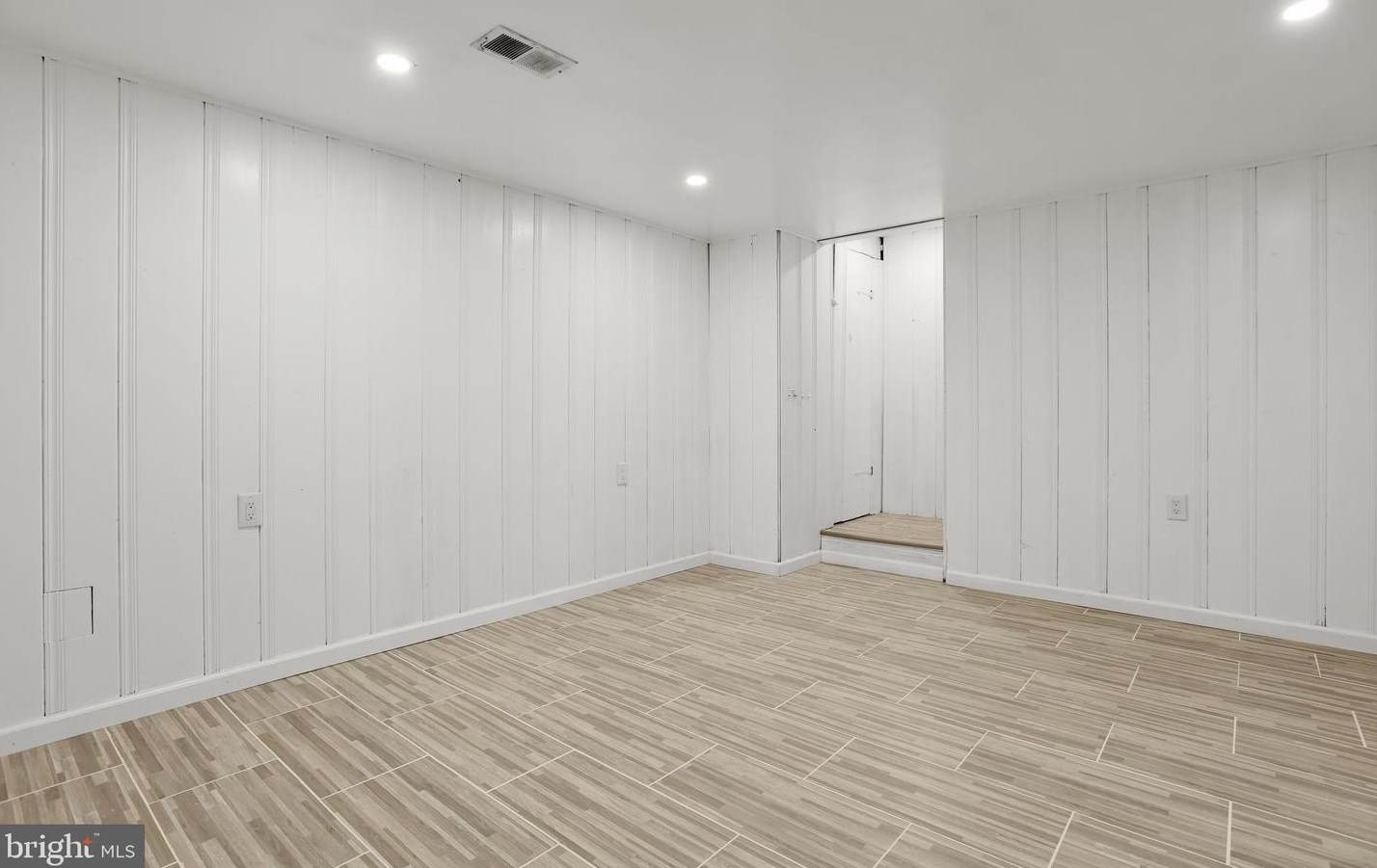 6220 Falkirk Rd, Baltimore MD 21239-1637 exterior