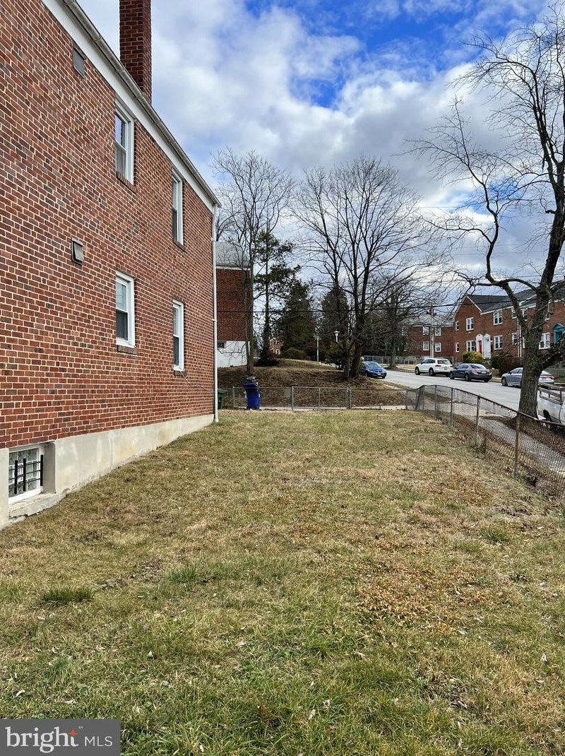 6137 Chinquapin Pkwy, Baltimore MD  21239-1908 exterior