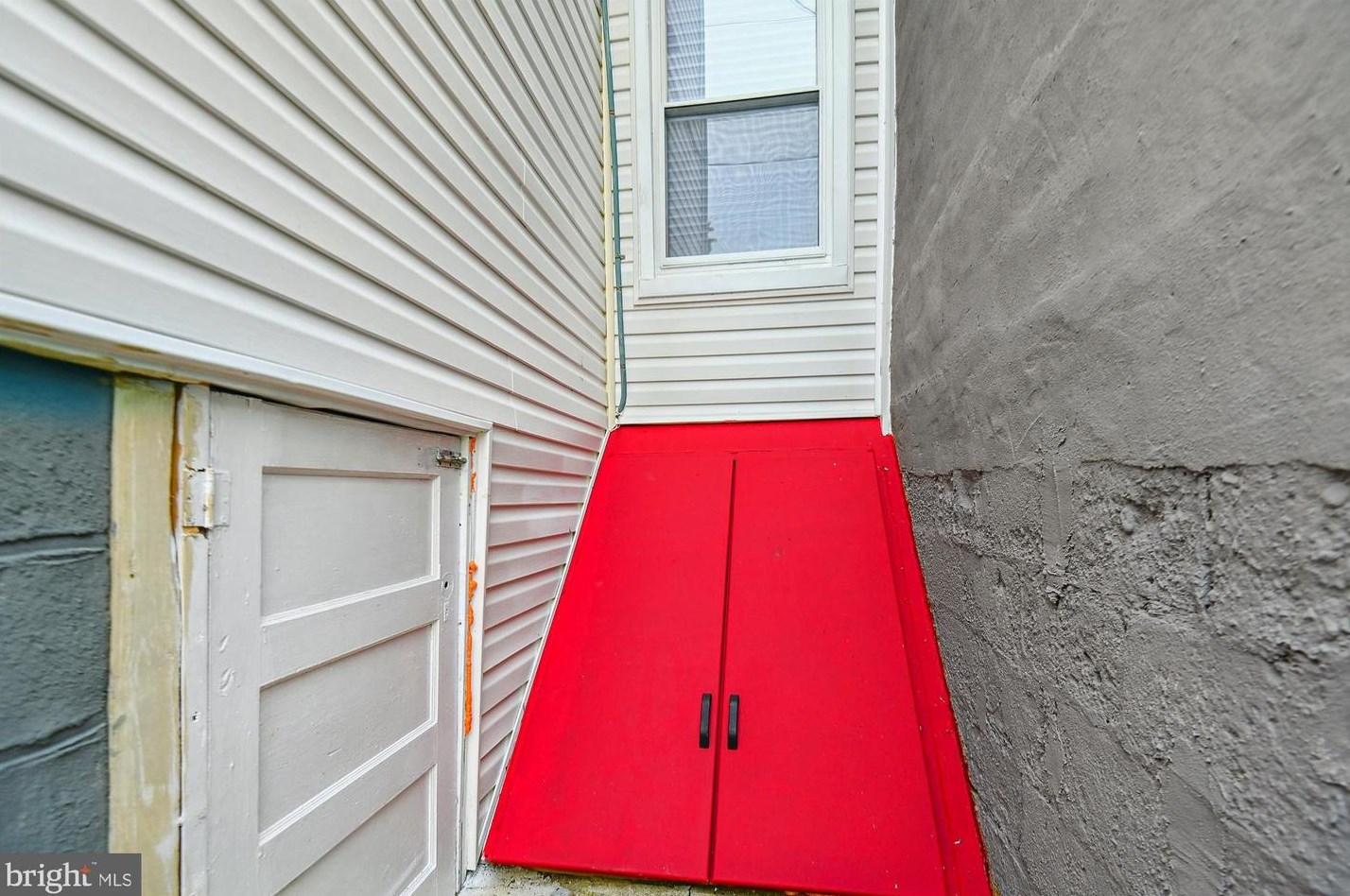 518 Maude Ave, Baltimore MD  21225-1928 exterior