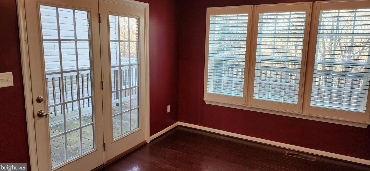 5218 Wyndholme Cir, Baltimore MD  21229-3202 exterior