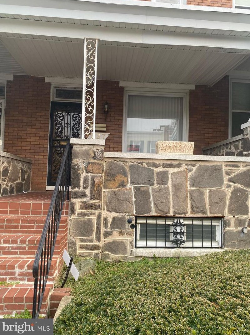 227 Monastery Ave, Baltimore MD  21229-3034 exterior
