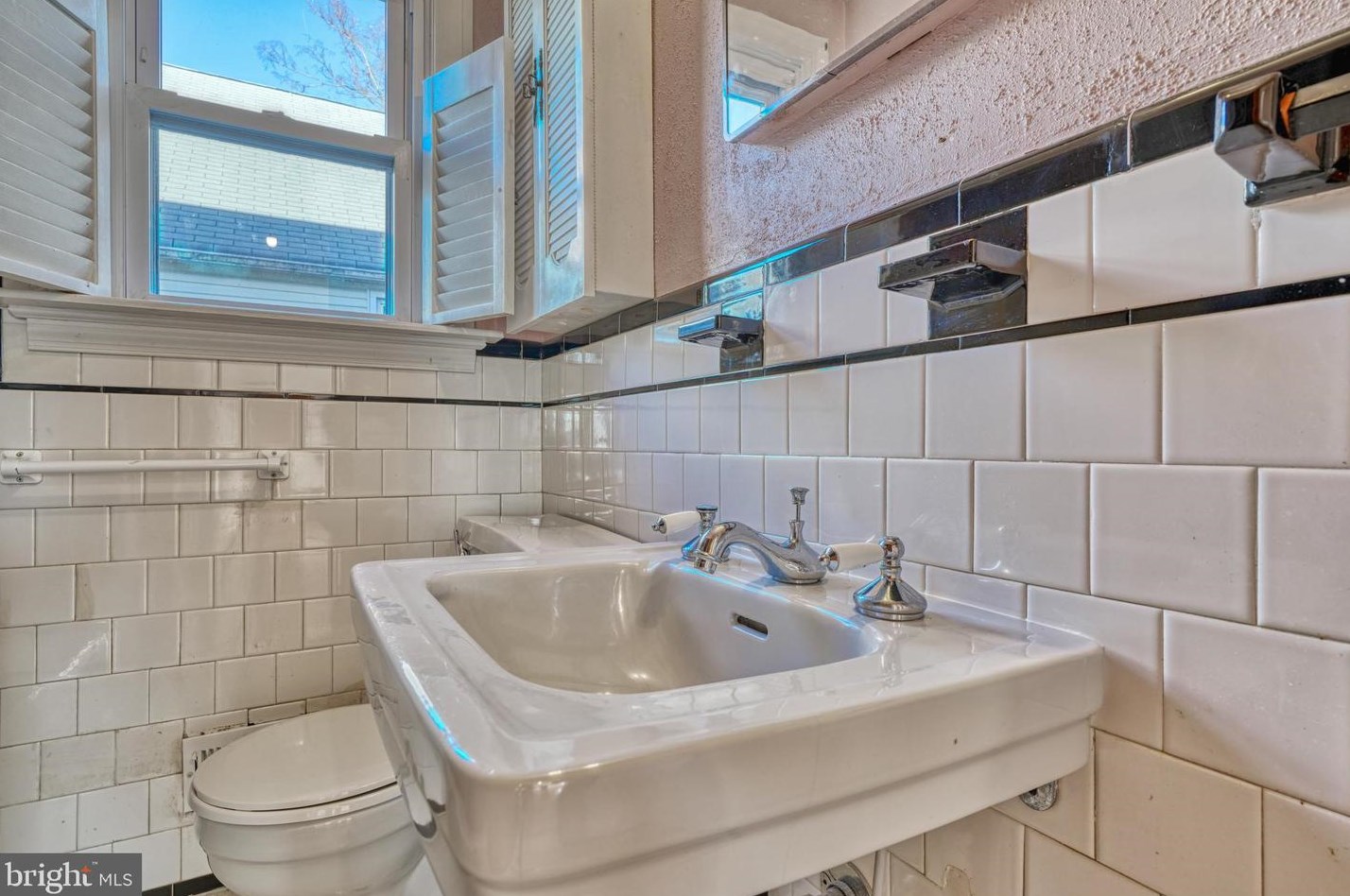 5401 Pembroke Ave, Baltimore MD  21207-6165 exterior