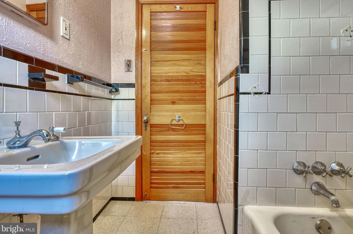 5401 Pembroke Ave, Baltimore MD  21207-6165 exterior