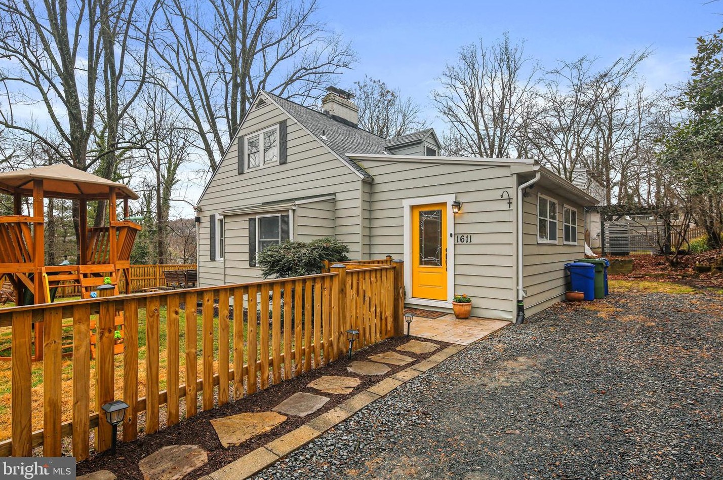 1611 Rogers Ave, Baltimore MD  21209-4543 exterior