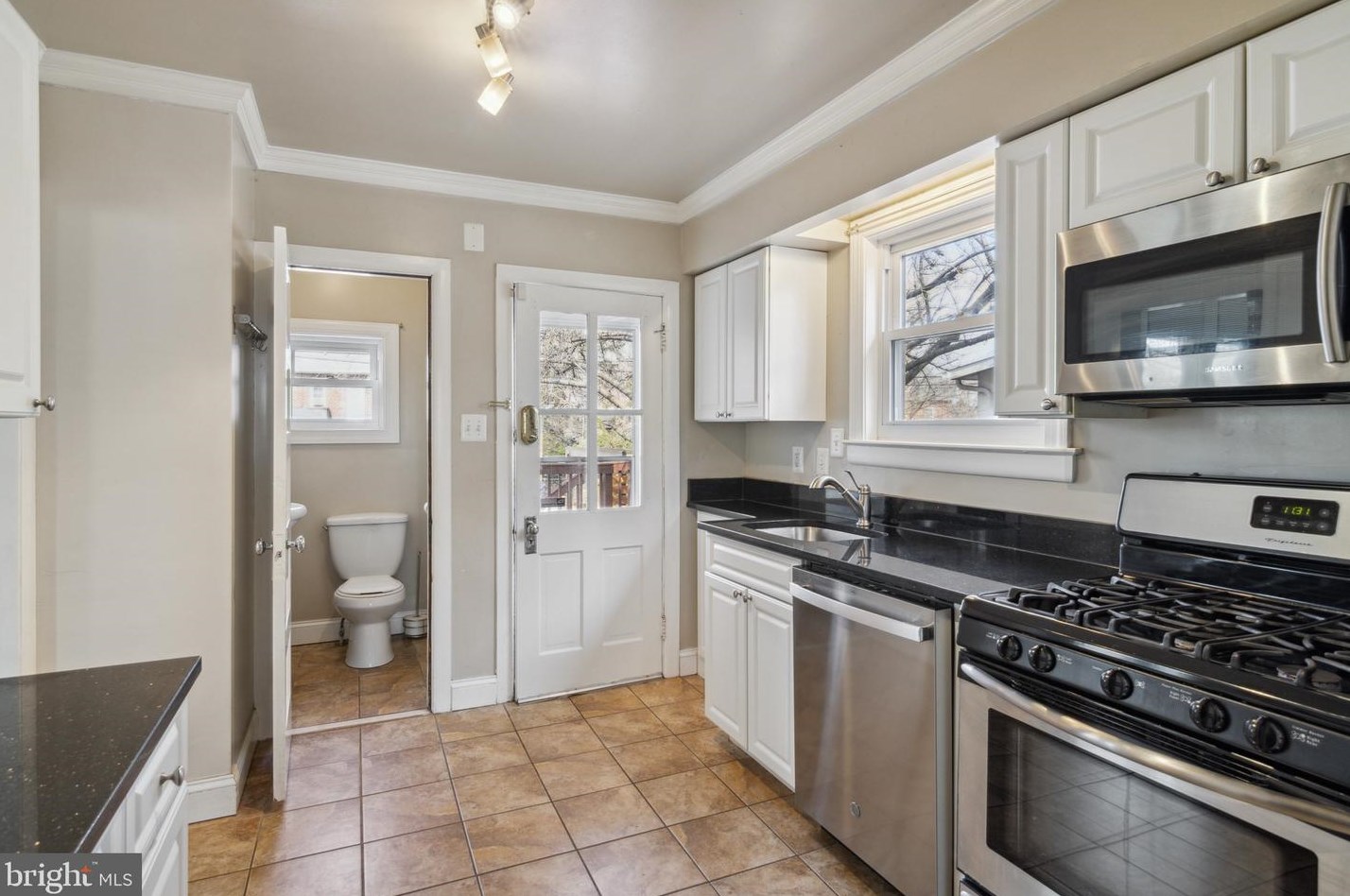 3330 Richmond Ave, Baltimore MD  21213-1145 exterior