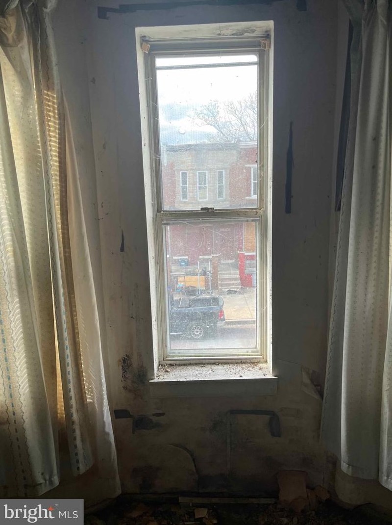 2029 Robb St, Baltimore MD  21218-6337 exterior
