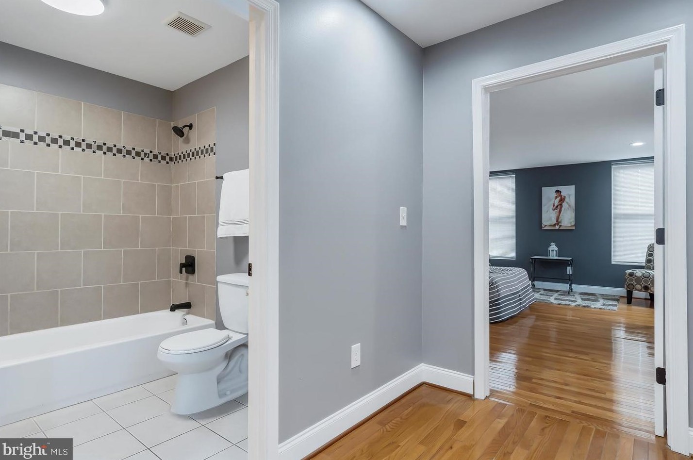 2313 Calvert St, Baltimore MD  21218-5202 exterior