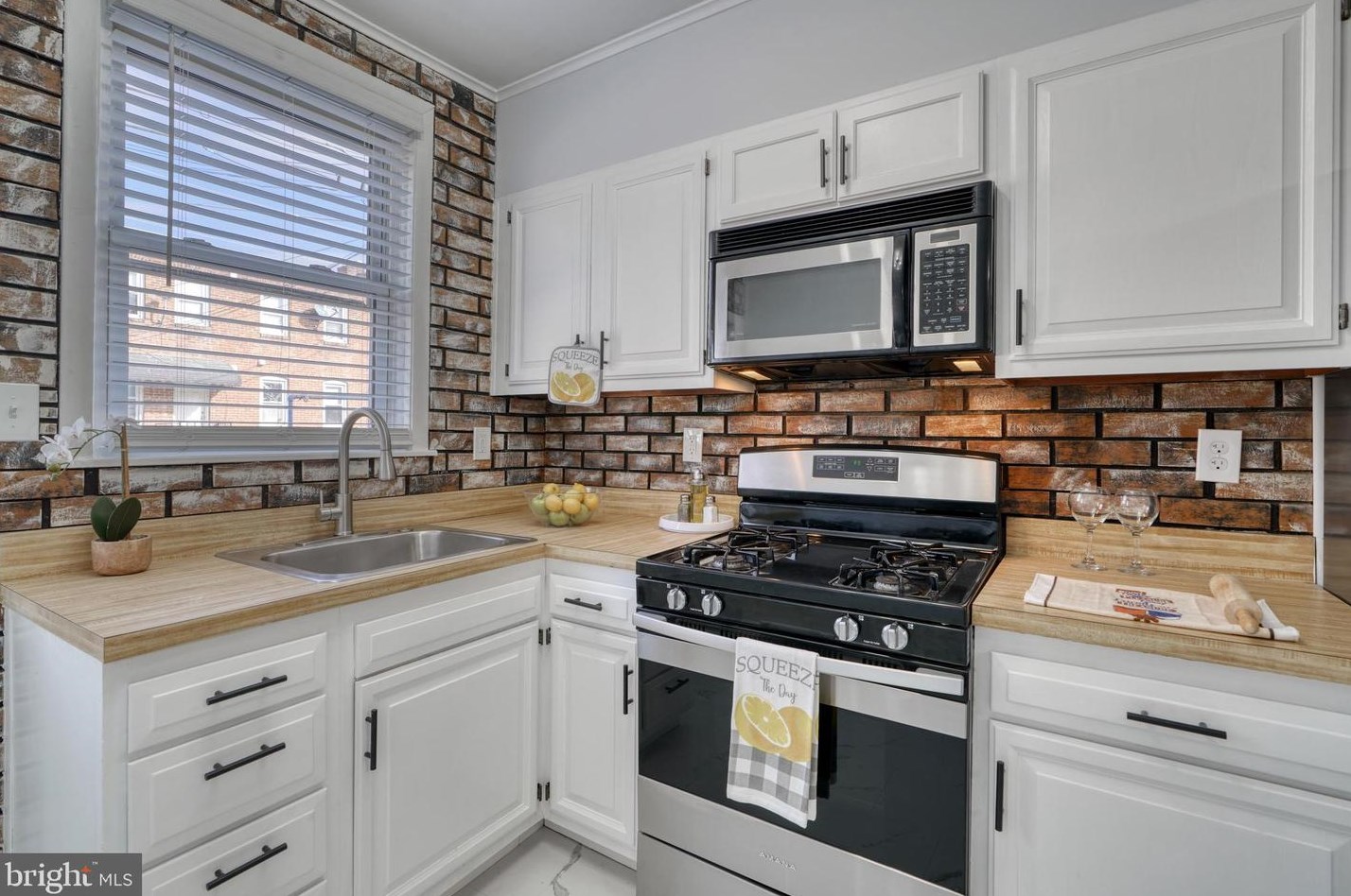 524 Maude Ave, Baltimore MD  21225-1928 exterior