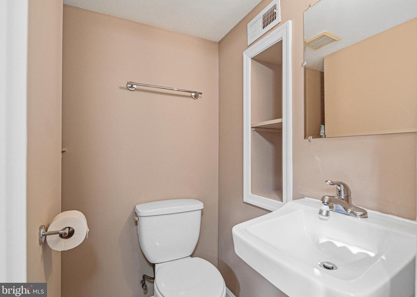 11 Heath St, Baltimore MD  21230-4815 exterior
