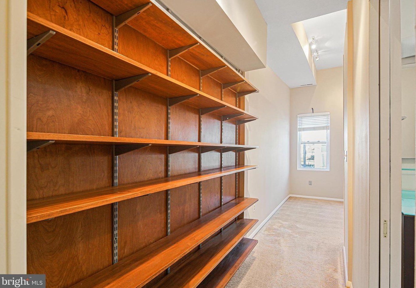 11 Heath St, Baltimore MD  21230-4815 exterior