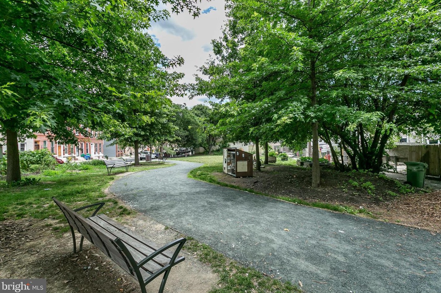 305 Lanvale St, Baltimore MD  21217-3609 exterior
