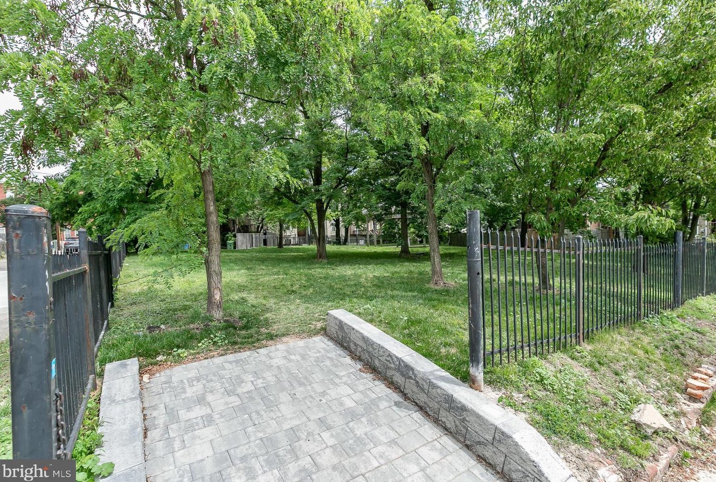 305 Lanvale St, Baltimore MD  21217-3609 exterior