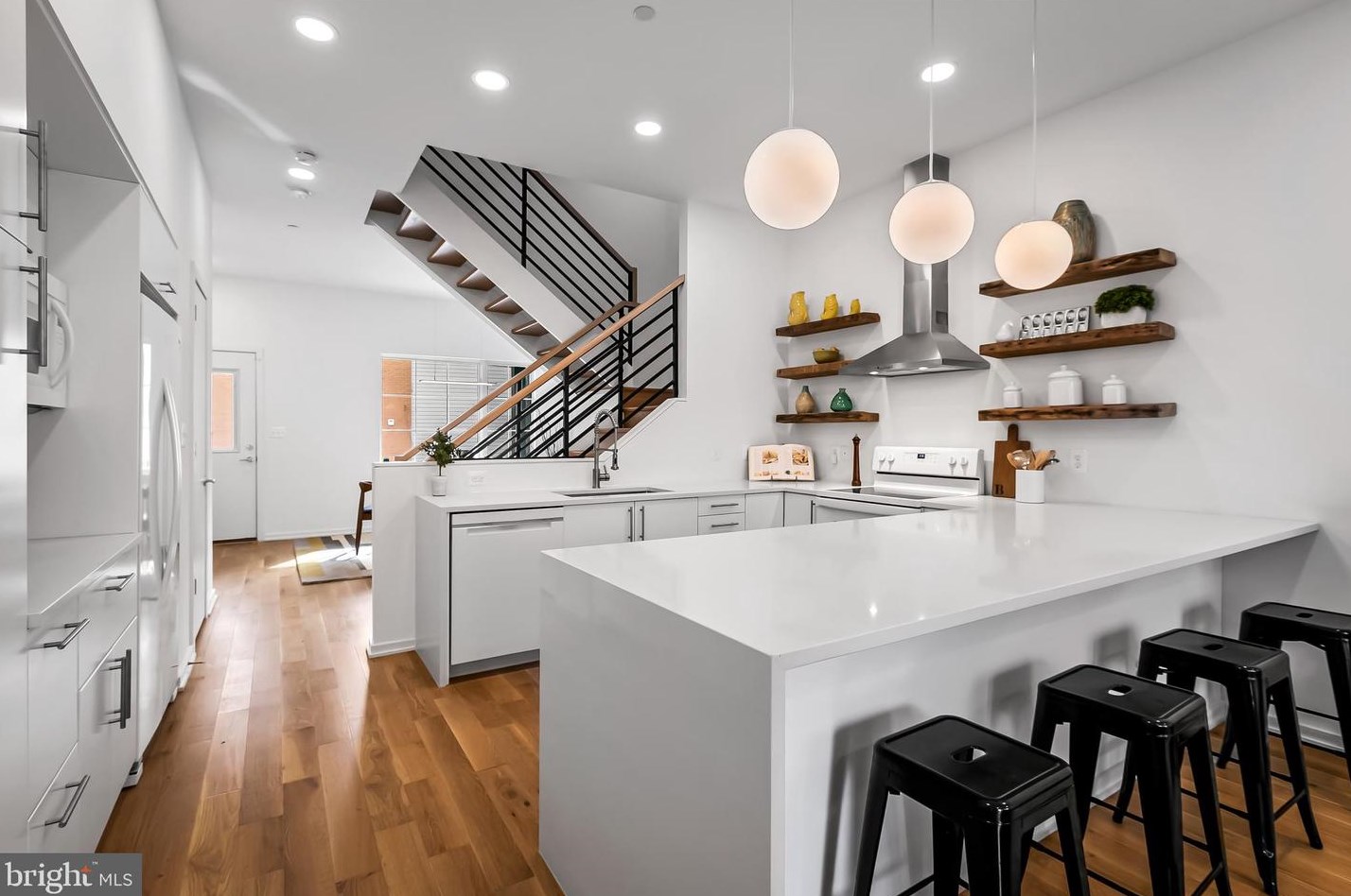 305 Lanvale St, Baltimore MD  21217-3609 exterior