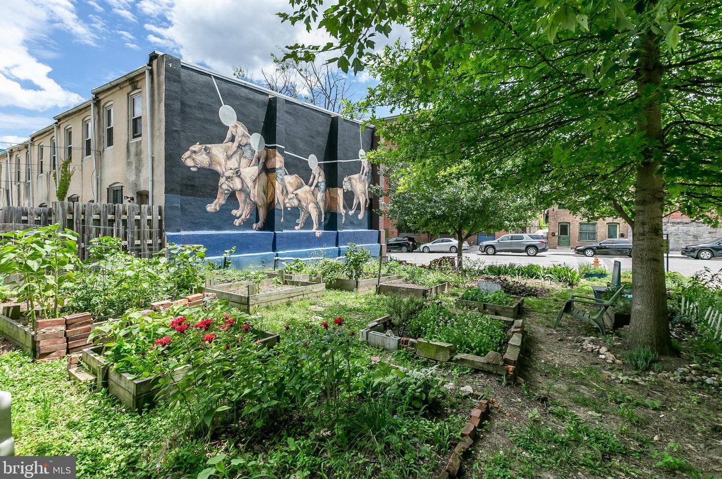 305 Lanvale St, Baltimore MD  21217-3609 exterior