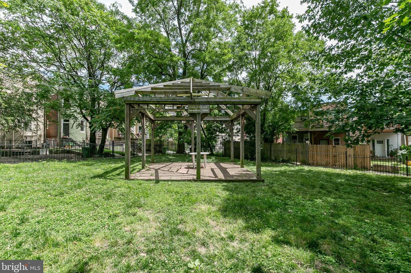 305 Lanvale St, Baltimore MD  21217-3609 exterior