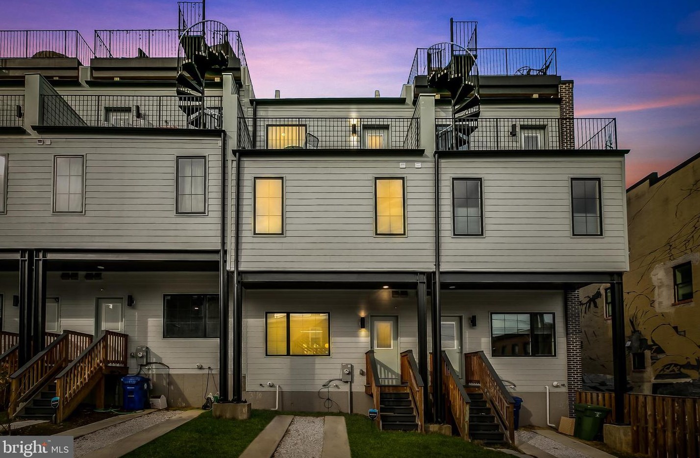 305 Lanvale St, Baltimore MD  21217-3609 exterior