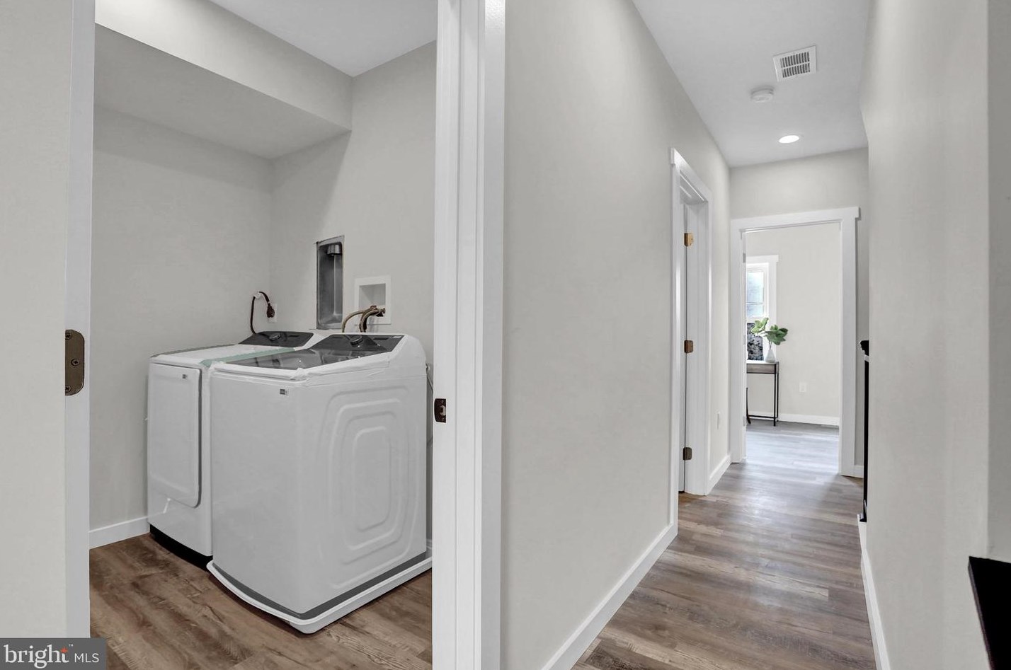 3911 Roland Ave, Baltimore MD  21211-2019 exterior