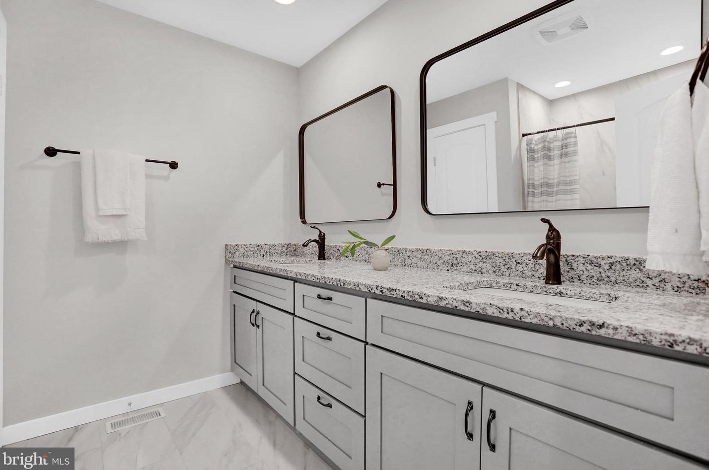 3919 Roland Ave, Baltimore MD  21211-2019 exterior