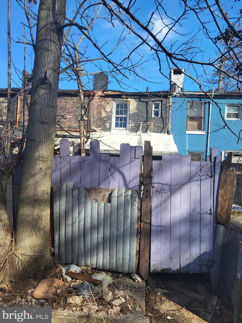 222 Bruce St, Baltimore MD  21225-3808 exterior