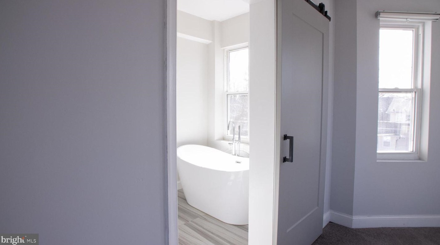 5215 Bosworth Ave, Baltimore MD  21207-6861 exterior