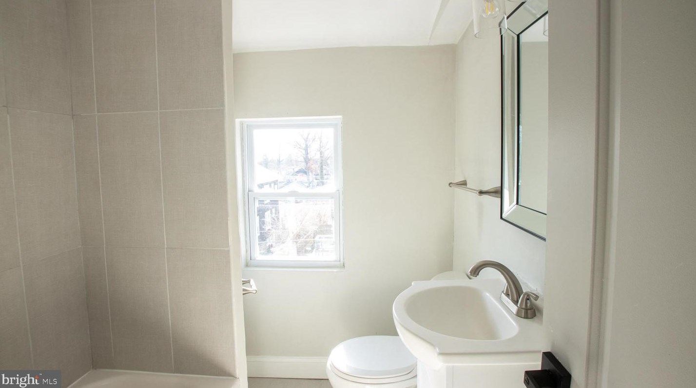 5215 Bosworth Ave, Baltimore MD  21207-6861 exterior