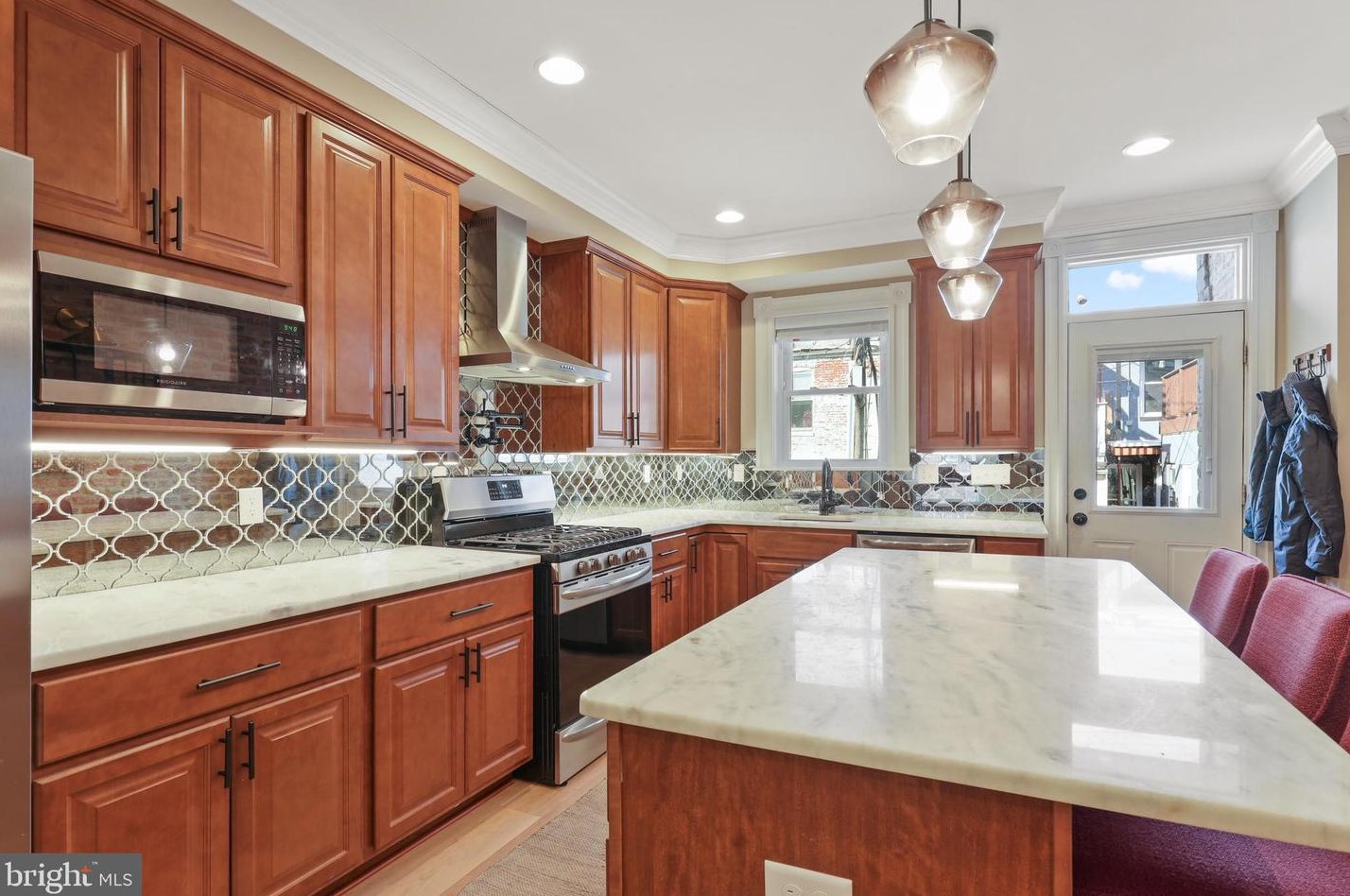 442 Robinson St, Baltimore MD  21224-1327 exterior