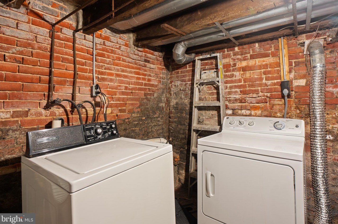 2112 Cambridge St, Baltimore MD  21231-3206 exterior