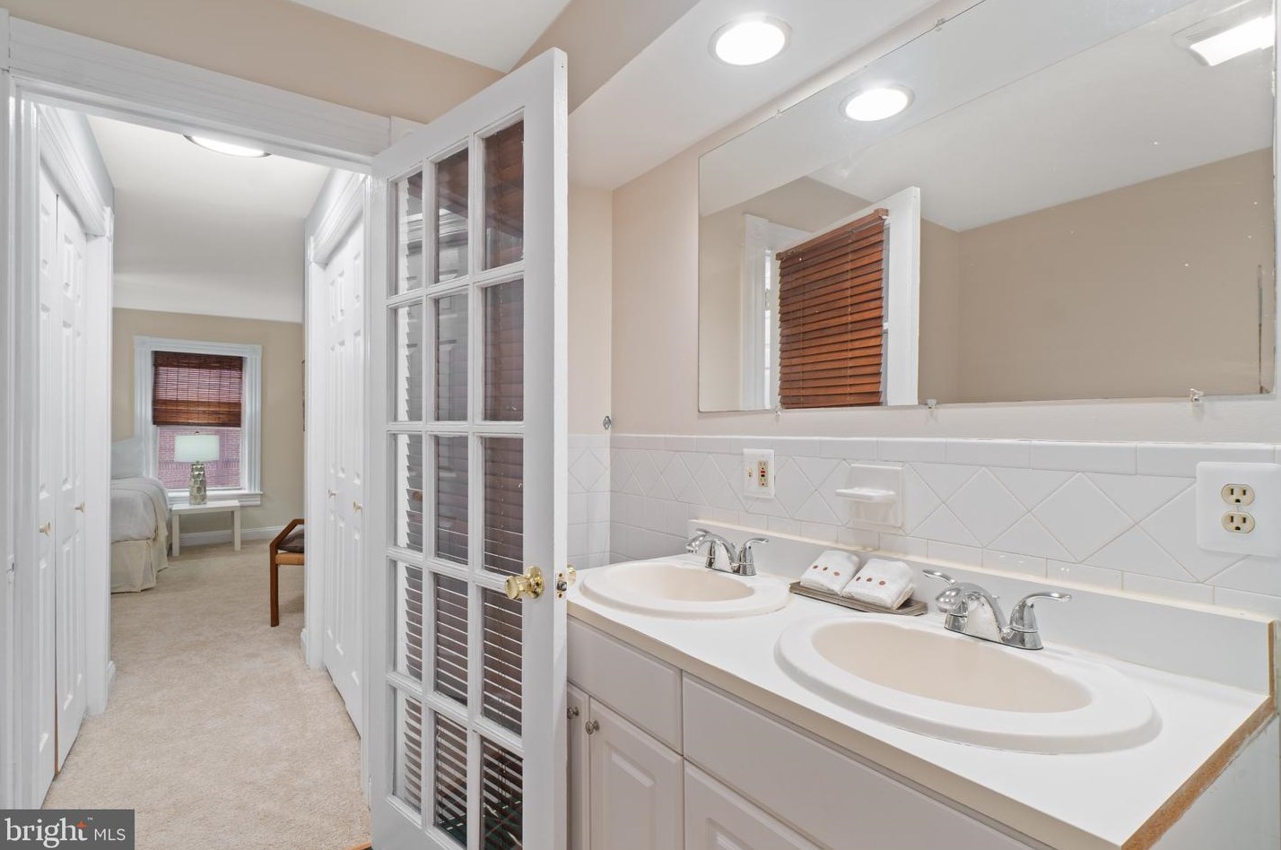 2112 Cambridge St, Baltimore MD  21231-3206 exterior