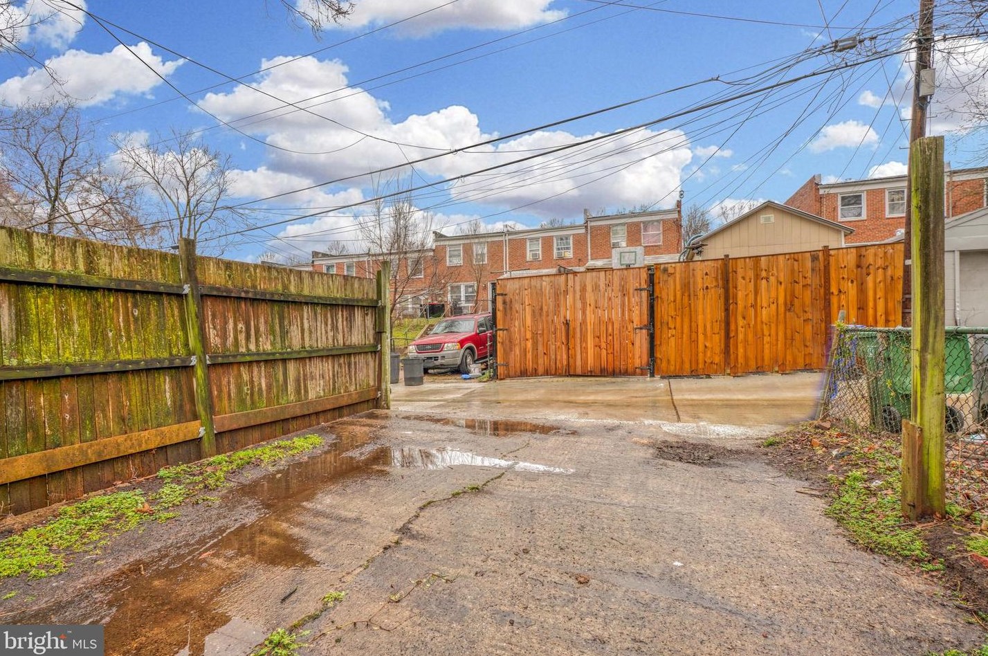 2531 Marbourne Ave, Baltimore MD  21230-2807 exterior