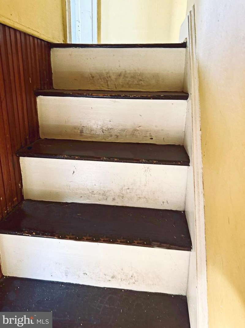 4213 Massachusetts Ave, Baltimore MD  21229-3515 exterior