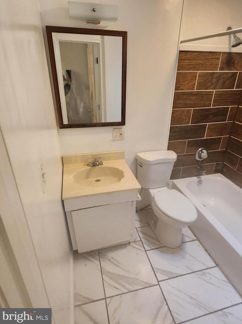 618 Belnord Ave, Baltimore MD  21205-2621 exterior