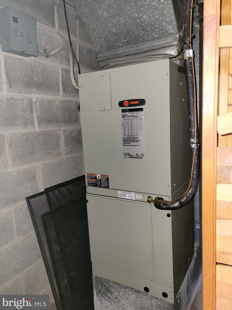 2412 Ridgely St, Baltimore MD 21230-3070 exterior